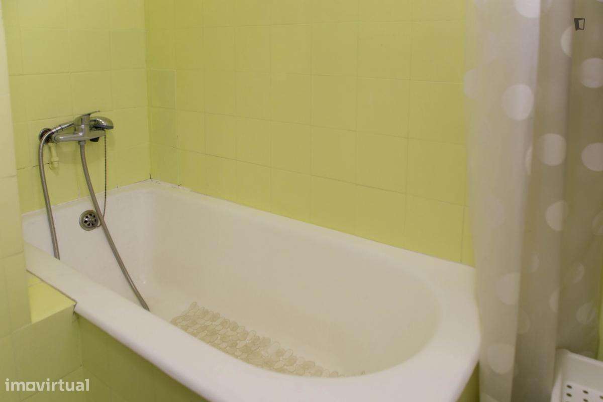 Quarto - localizado em Paranhos Porto - Grande imagem: 5/45