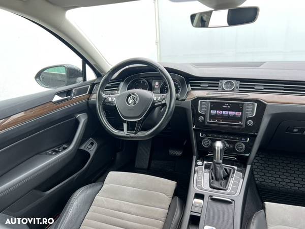 Volkswagen Passat 2.0 TDI DSG 4Motion Highline - 9