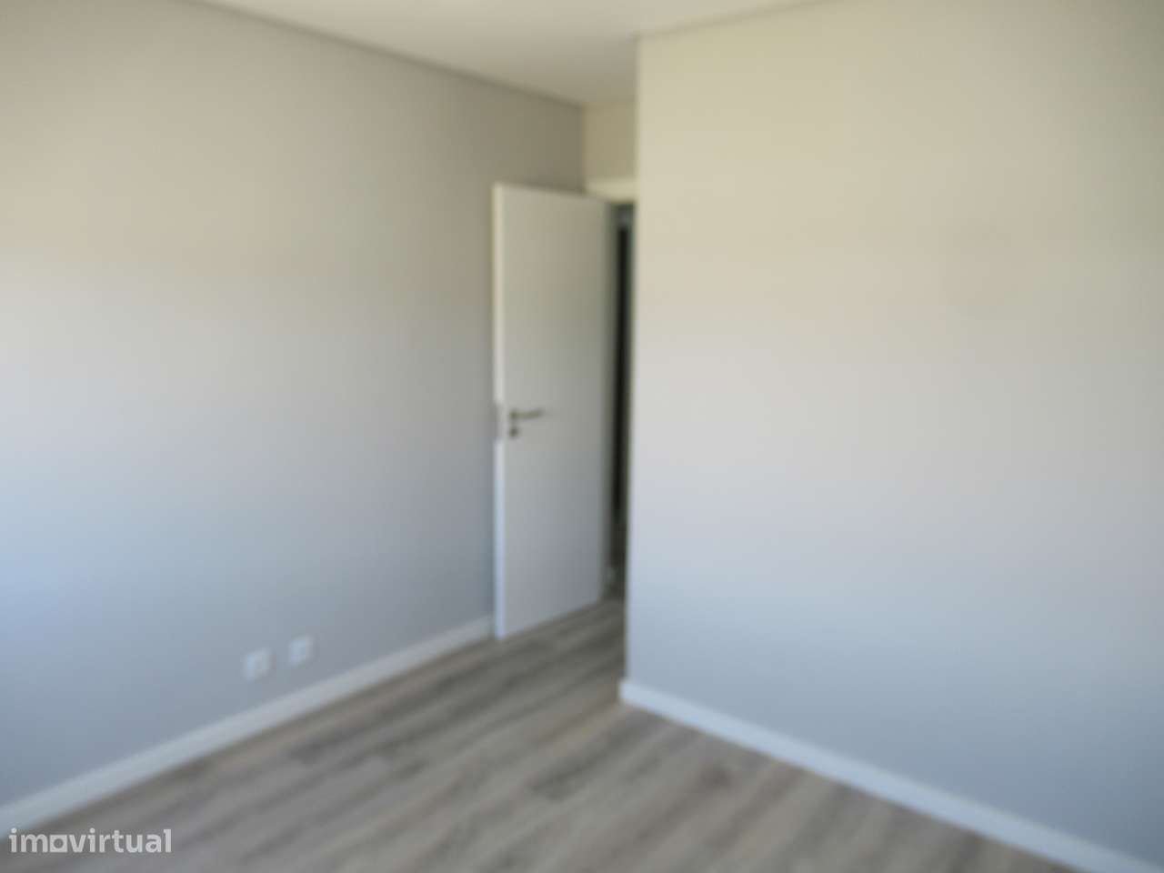 Apartamento T3 renovado na Cruz de Pau (Amora)-16