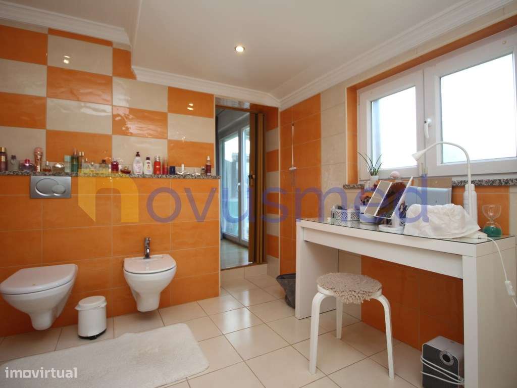 Moradia T4 com piscina, térrea perto da praia e do Golf dos Salgados-31