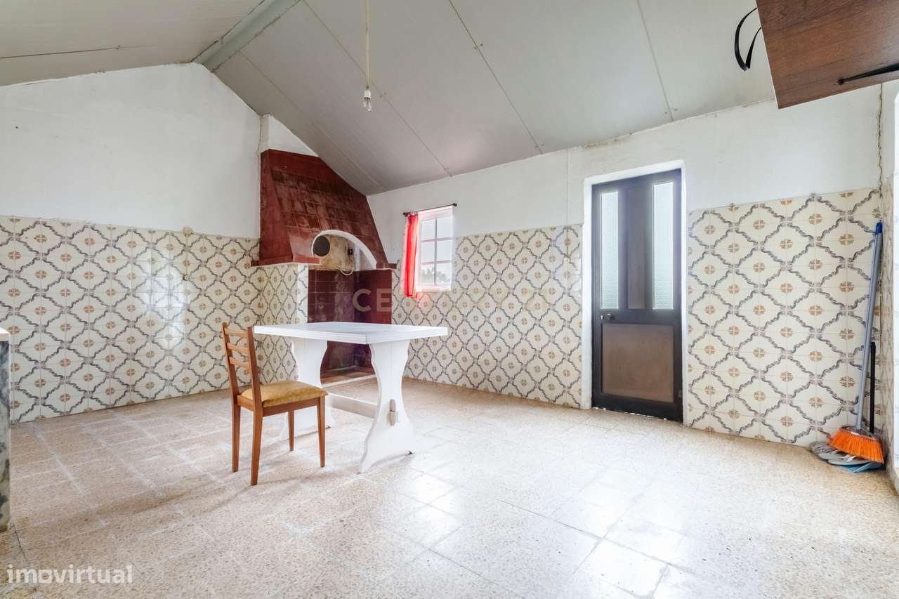 Moradia T2 para renovação | Lote 1.000 m² | São Francisco, Alcochete |-15