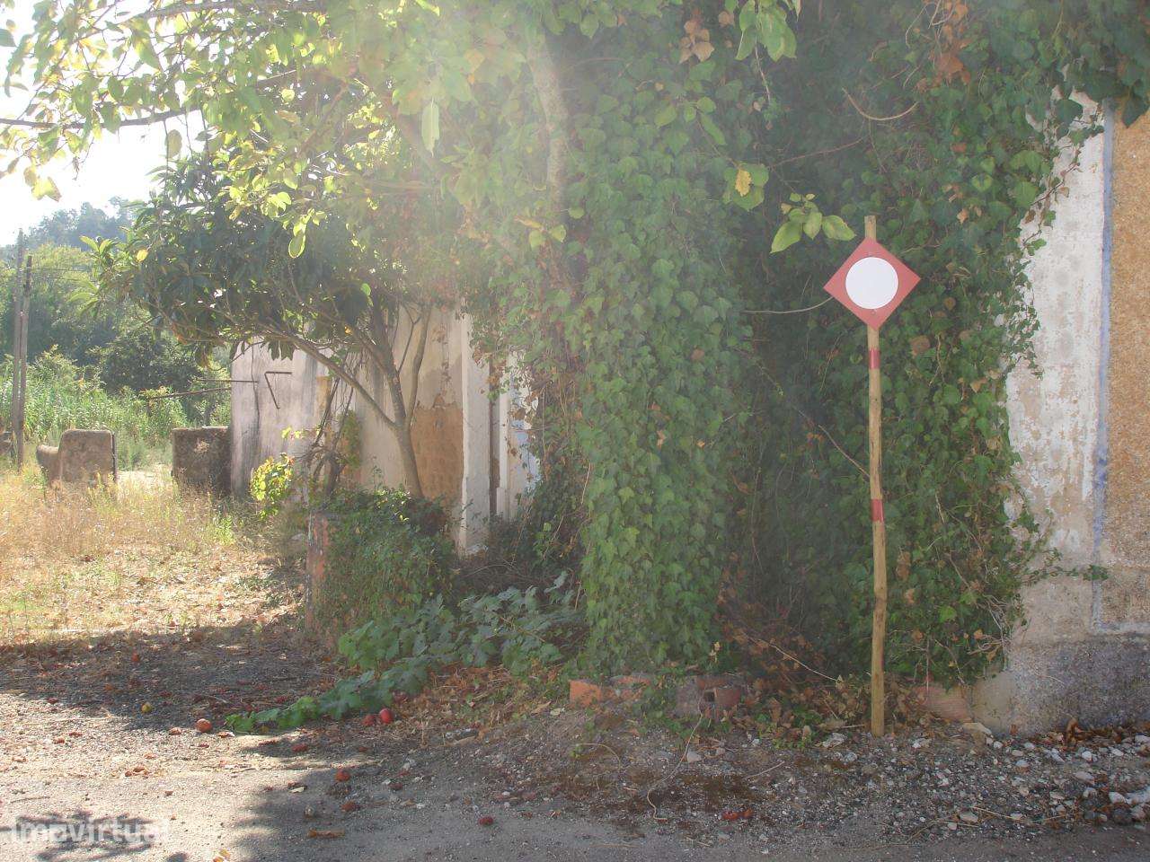 Moradia para Reconstruir próximo do Centro da Cidade - Grande imagem: 4/12