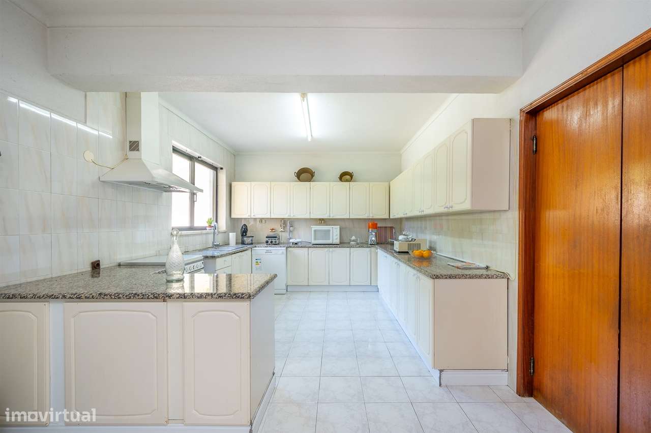 Moradia 10 assoalhadas com vista deslumbrante de Mar e de Serra.-13