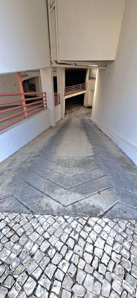 Garagem Box | Rua das Quintinhas – Charneca da Caparica-10
