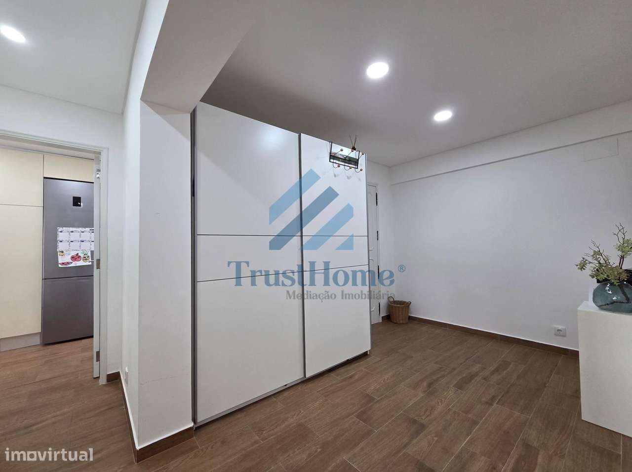 T2 na 1ª fase do Casal do Cotão remodelado e vista desafogada-15