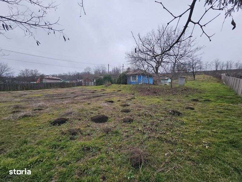 Teren intravilan 2200 mp si casa batraneasca nelocuibila, com. Holboca - Imagine principală: 4/6