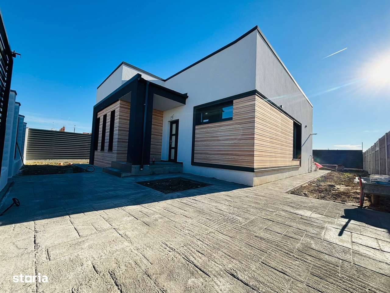 Casa moderna , 3 dormitoare, teren 375 mp in comuna Berceni-0