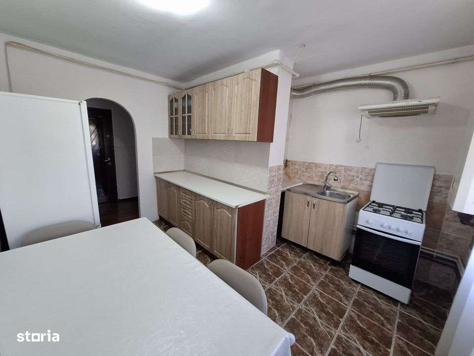 Inchiriere apartament 3 camere, decomandat, micro 3 Targoviste - Imagine principală: 1/17