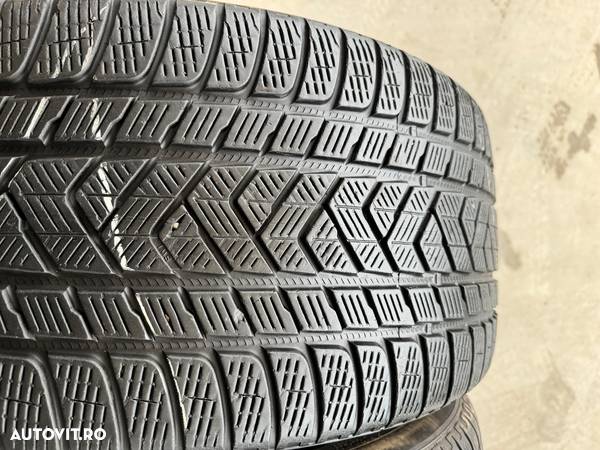 Vând 2 anvelope 285/35/22 Pirelli de iarnă ca noi - 4