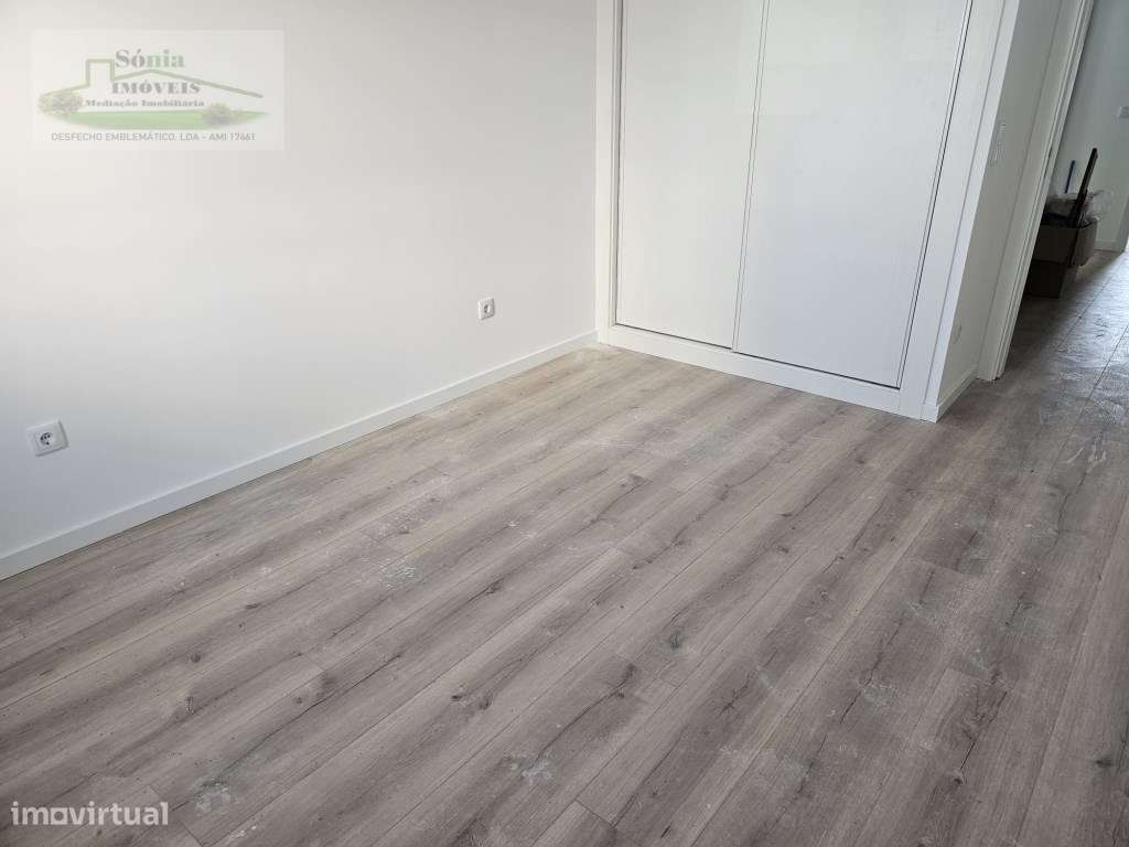 APARTAMENTO T3 EM MASSAMÁ PARA VENDA-8