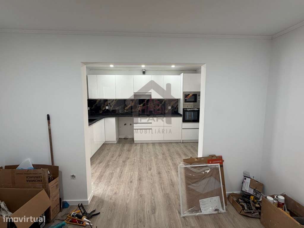 Excelente Moradia Renovada Centro Histórico de Salvaterra de Magos-9