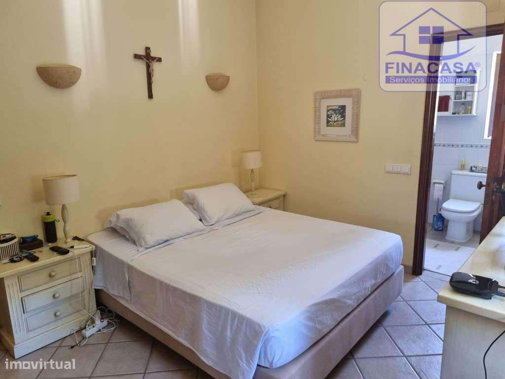 Moradia V3 toda térrea isolada com piscina,jardim e garagem - Vilam...-41