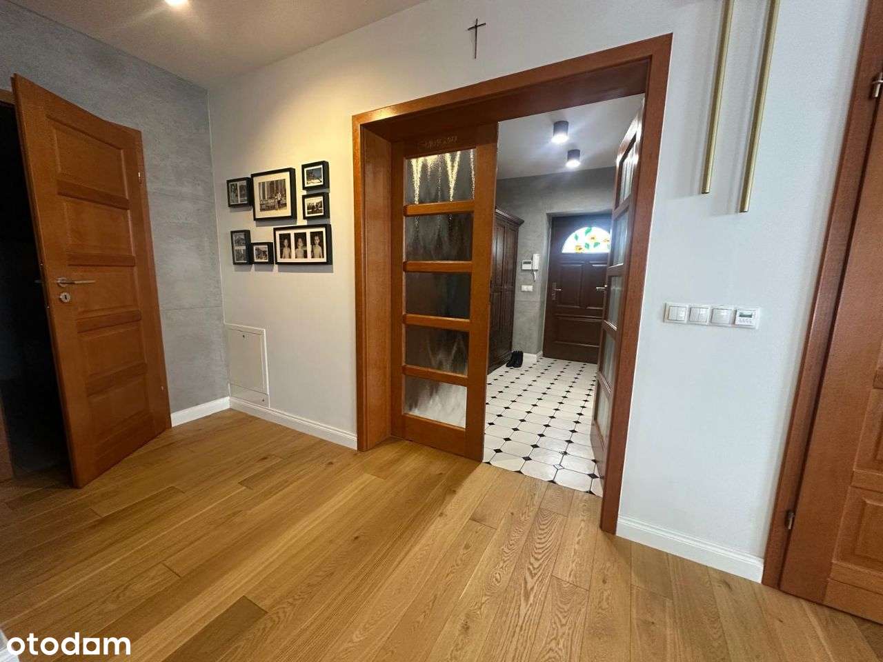 Samowystarczalny dom + siłownia :)-11