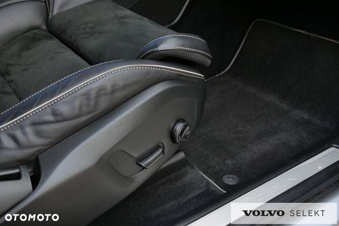 Volvo XC 60 - 30