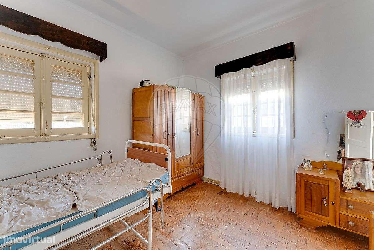 Moradia T6 | 2 Andares com Utilização Independente | Lote 1048m2-13