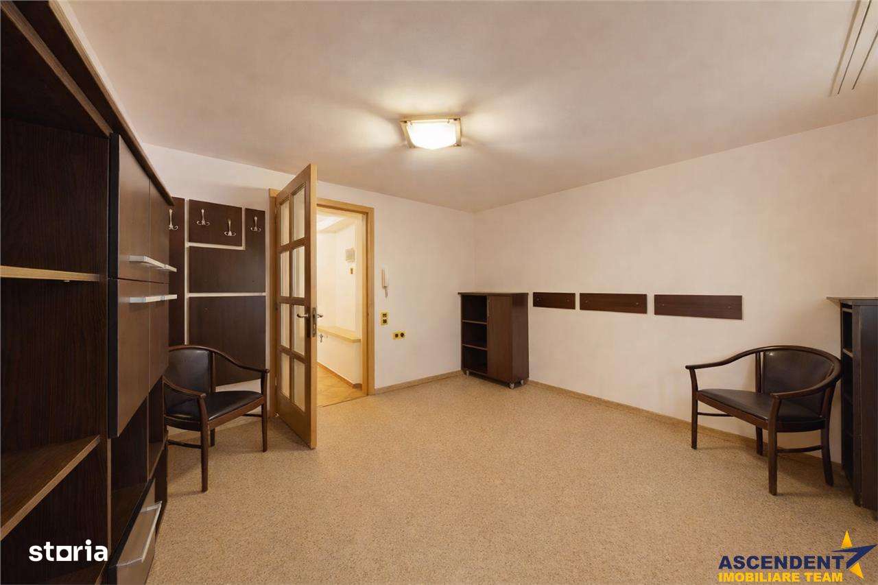 Edificiu interbelic,versatil:Sediu firma, Clinica,Investitie,Rezidenta - Imagine principală: 4/20