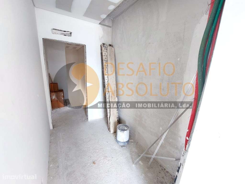 Moradia Geminada Duplex T3. Redondos, Fernão Ferro-20