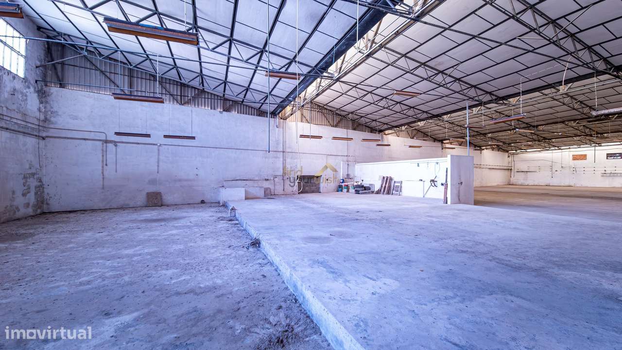 Armazém de cerâmica localizada no centro de Vestiaria.-25