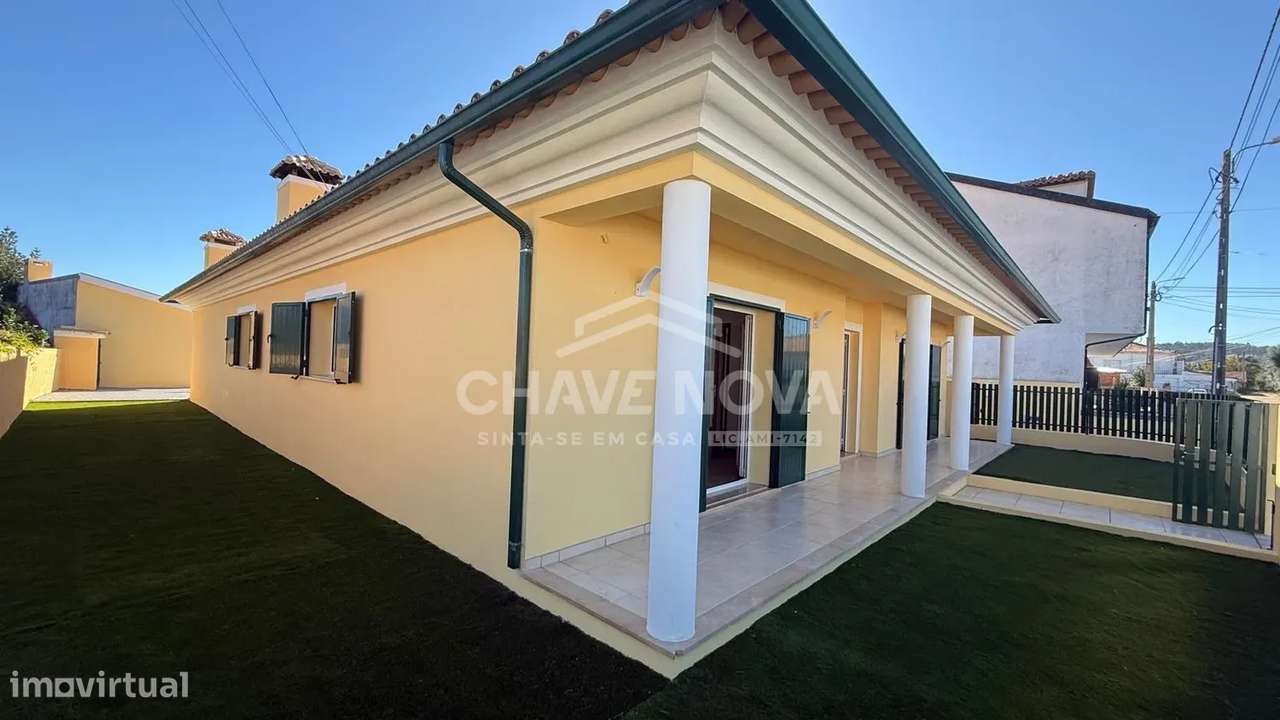 FN - Moradia térrea de 4 frentes | T3 com suite | Terreno de 722 m-0