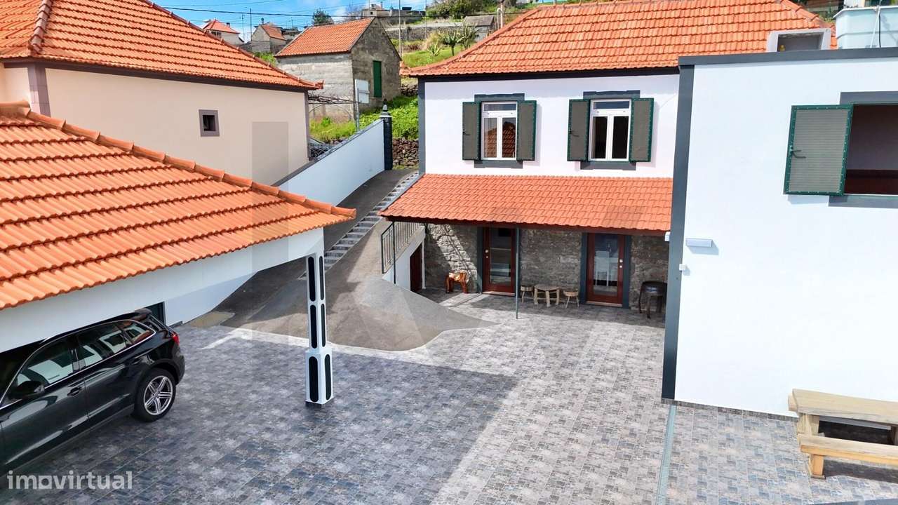 Moradia com vista para a Montanha e Oceano | Calheta, Madeira - Grande imagem: 3/35