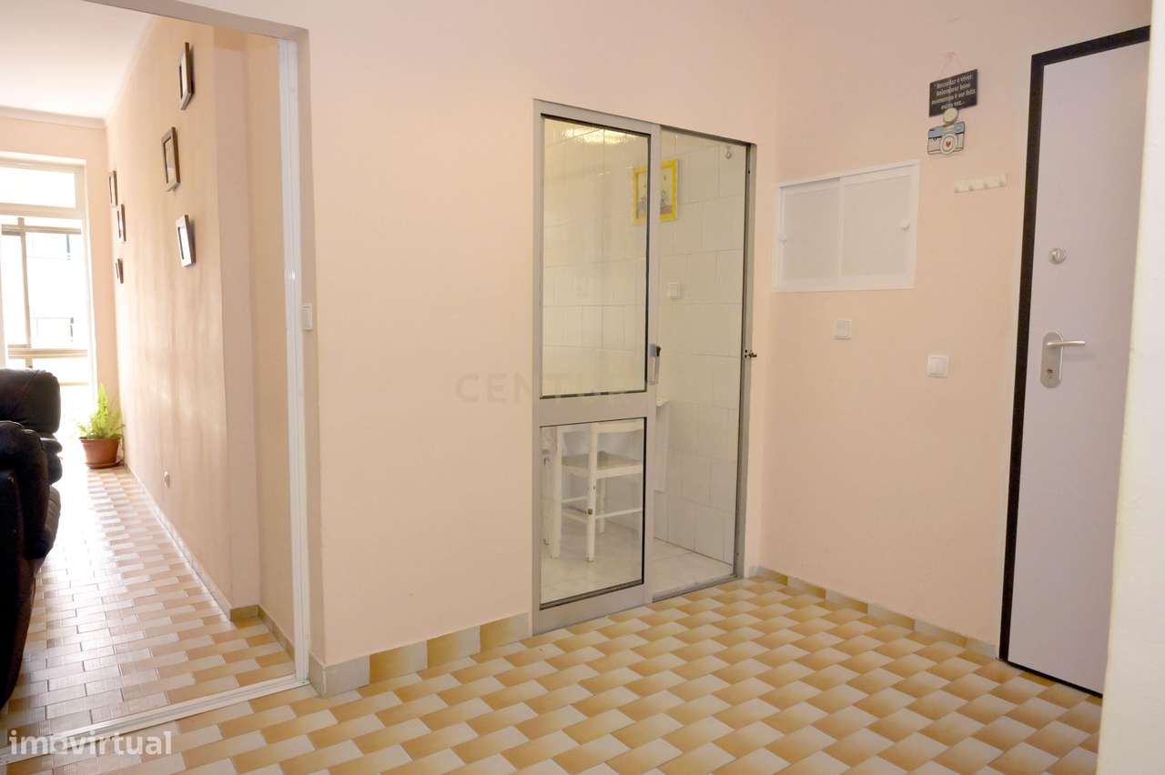 Apartamento T3 no Alto Seixalinho - Conforto, Luz e Potencial-16