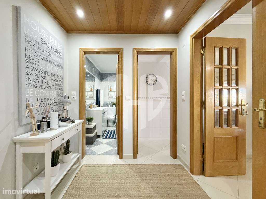 Apartamento T3 / C/Parqueamento // Santa Marta Corroios-2