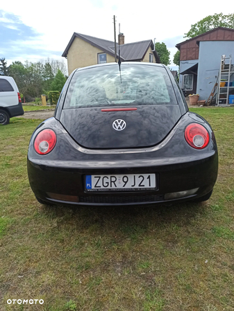 Volkswagen New Beetle 1.6 - 8