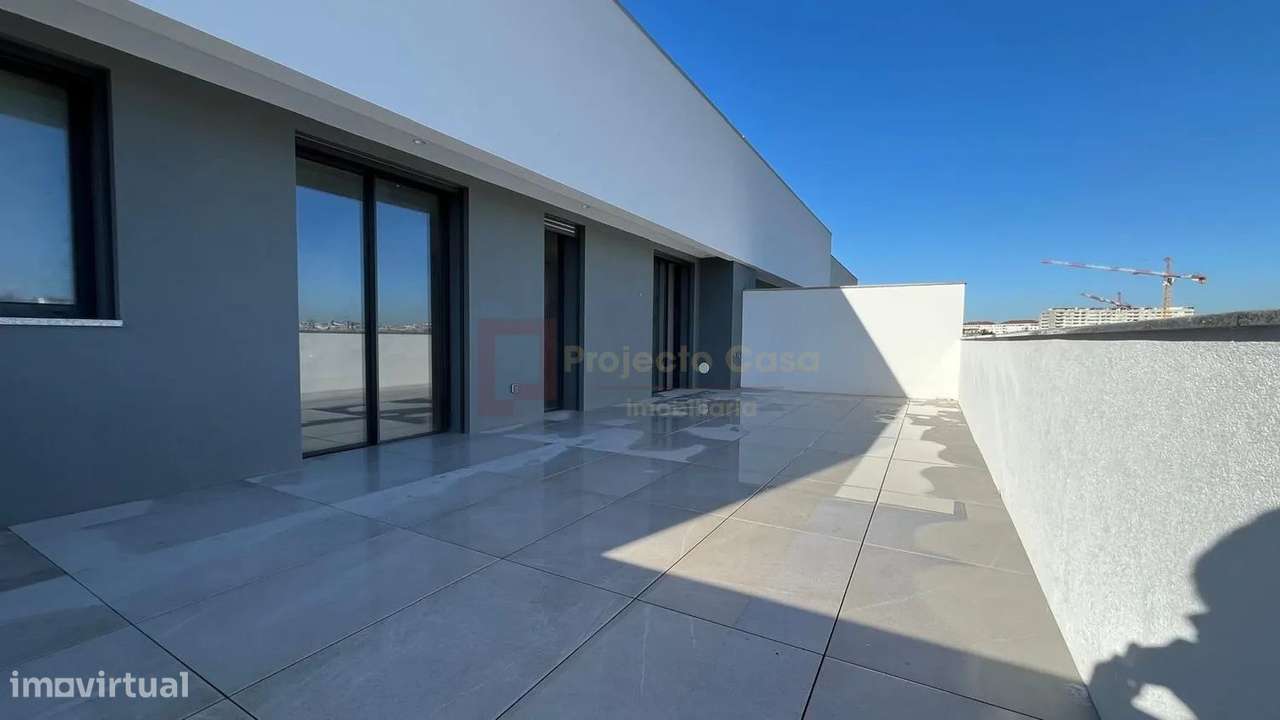 Apartamento T3 Novo com Terraço junto ao Metro-4