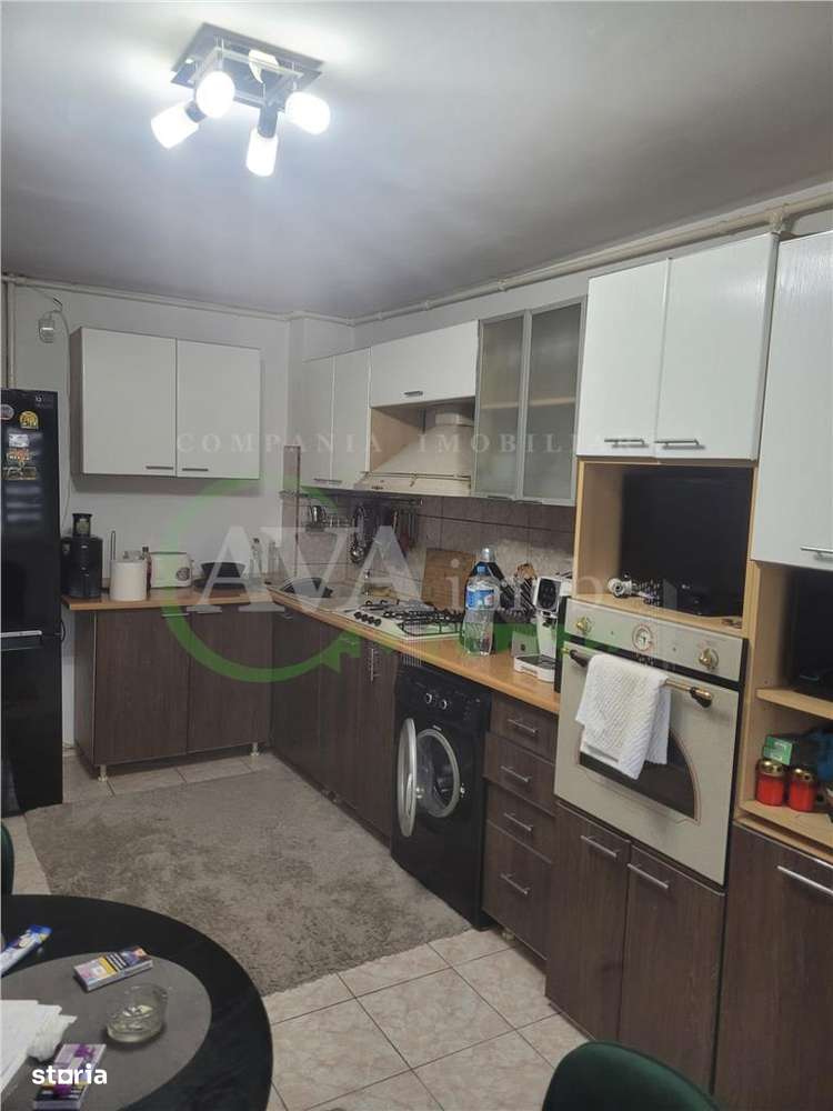 Apartament 3 camere decomandat zona Mioritei-3