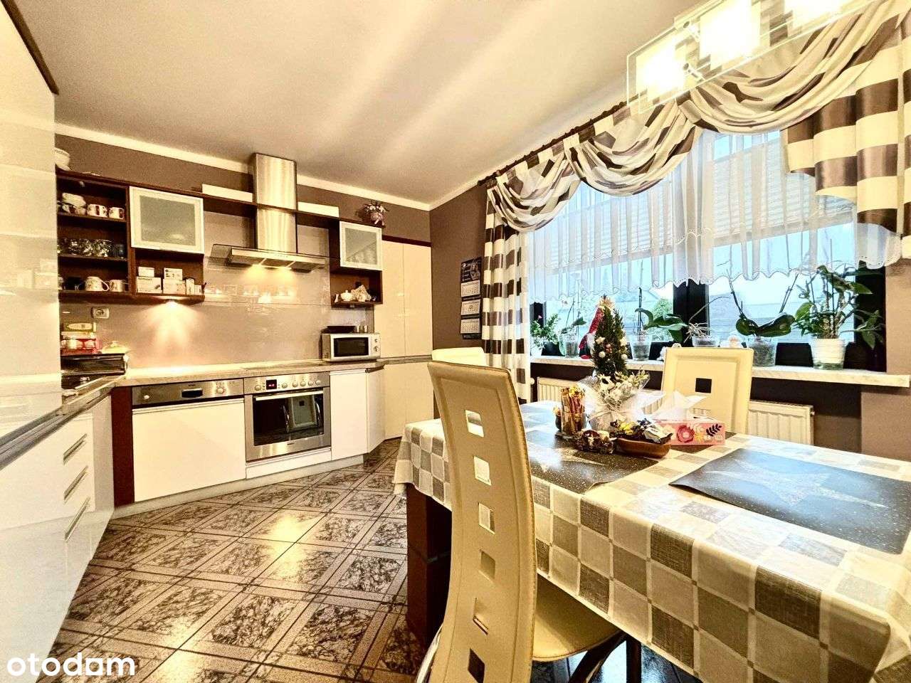 DOM WOLNOSTOJĄCY- W ATRAKCYJNEJ CENIE-12