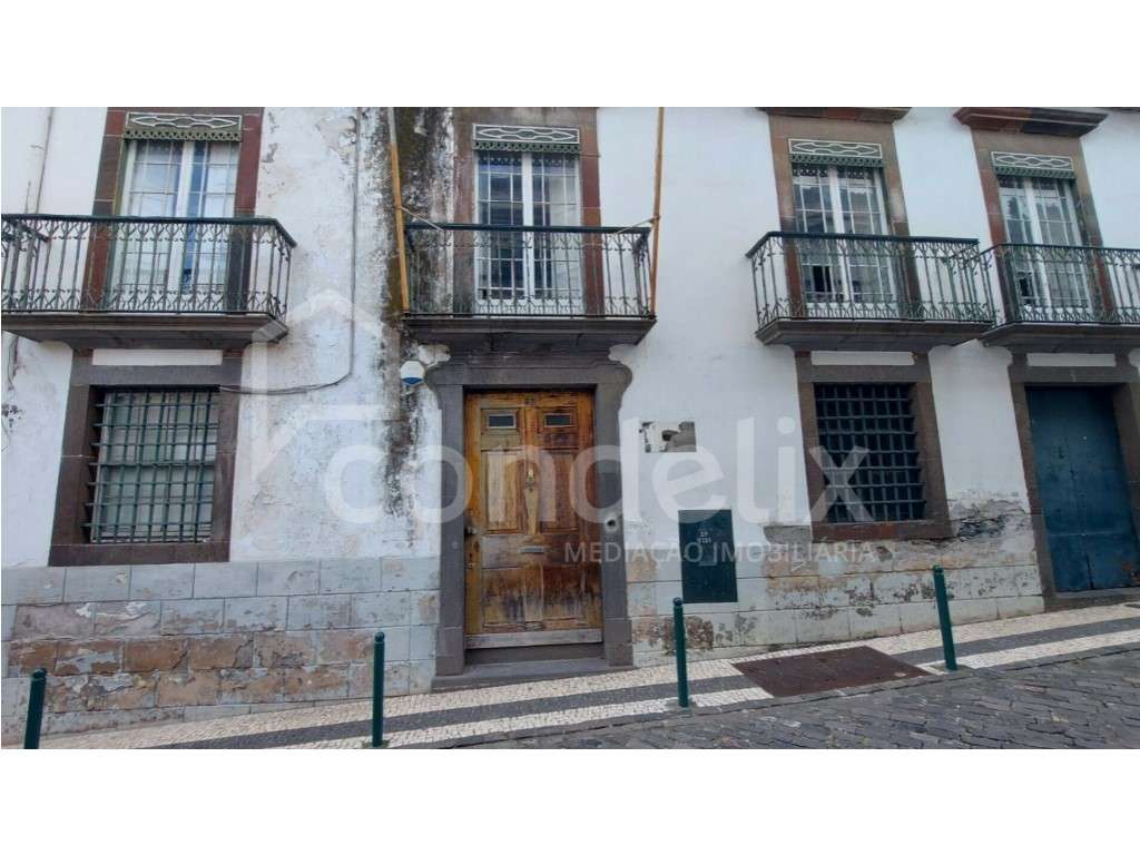 Prédio no centro do Funchal - Grande imagem: 1/20