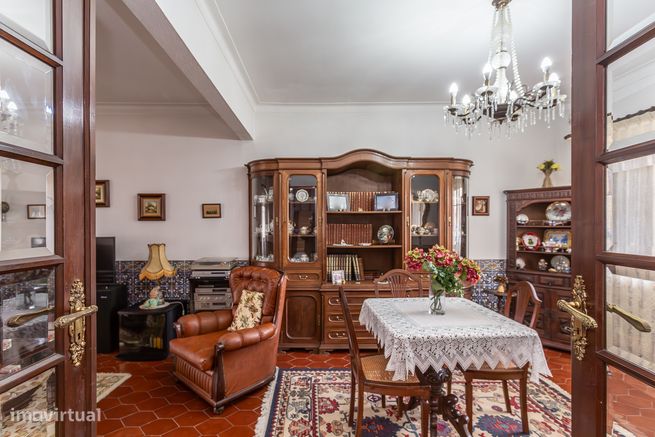 Maravilhosa Moradia com 5 Quartos em Localização Privilegiada-11