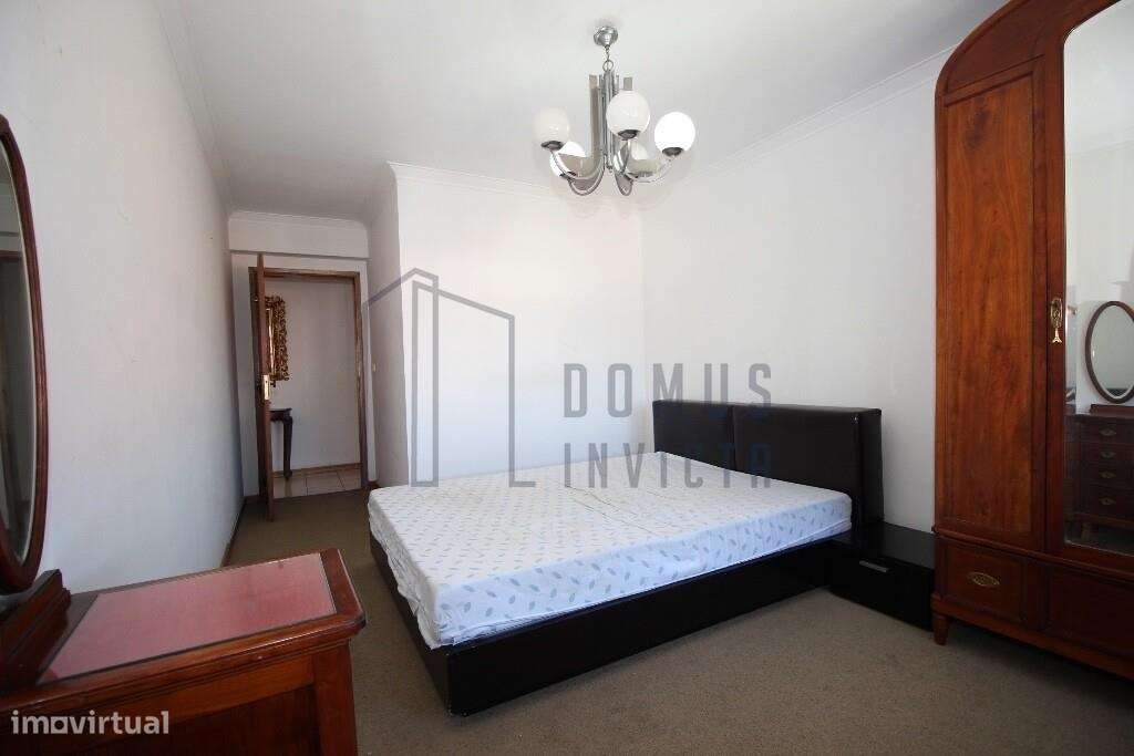 Apartamento T3 em plena Av Cidade de Zamora com vista do Castelo de Br-17