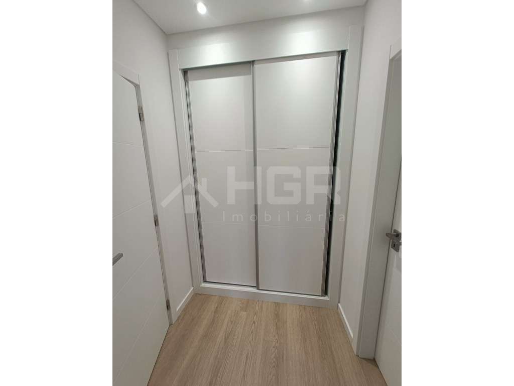 T3 | ENTRADA A ESTREAR | 2 CASAS DE BANHO | EXCELENTE LOCALIZAÇÃO-13