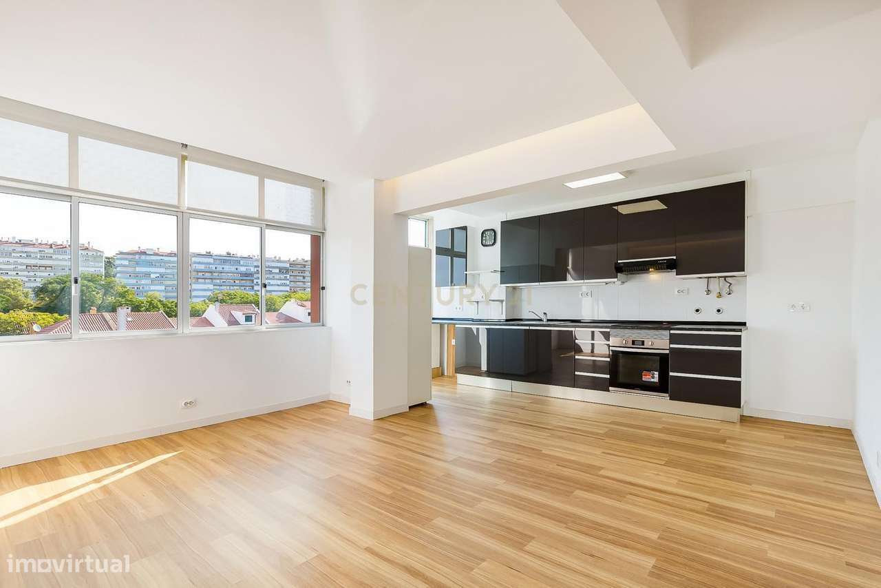 T2 Totalmente Renovado - Damaia-13