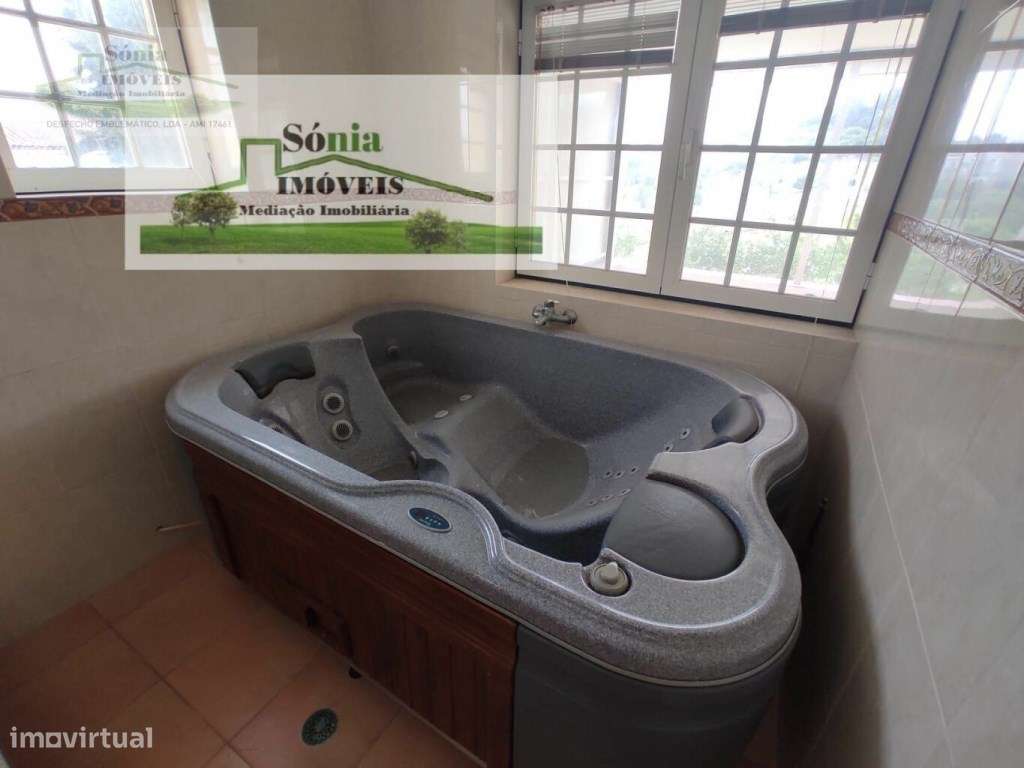 Moradia T4 com anexo T2-6