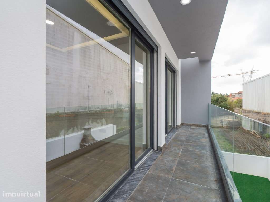 MORADIA NOVA T4 COM PISCINA - SERRA DE CASAL DE CAMBRA-30