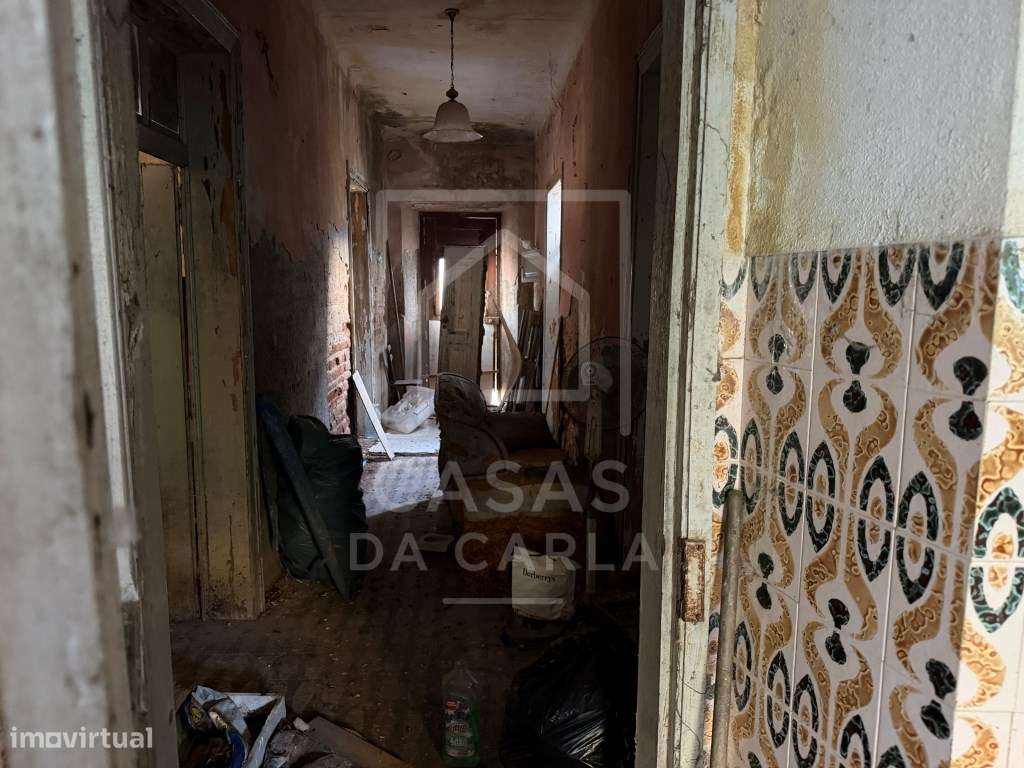 Moradia para Reabilitação Total no Centro da Vila de Cuba-19