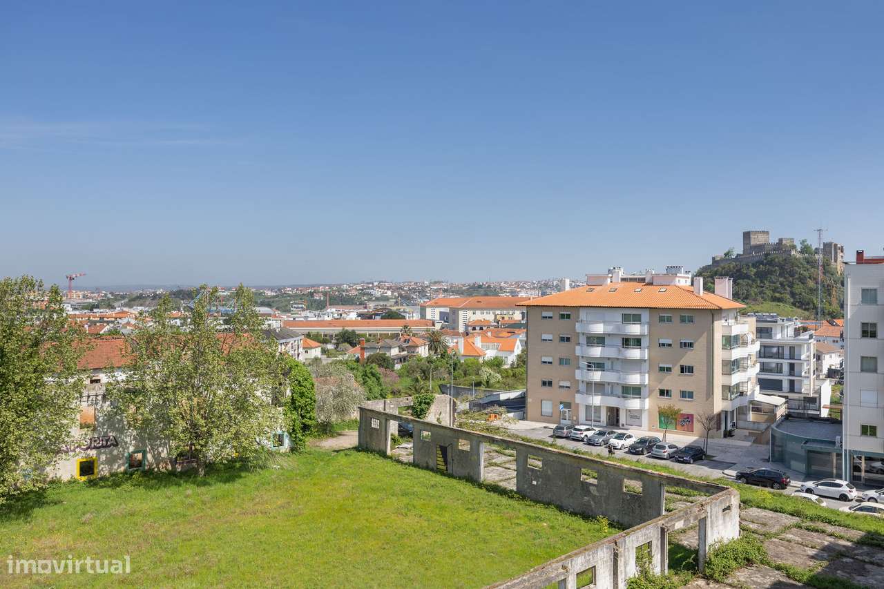Apartamento T5 | Último Piso | Capuchos, Leiria-30