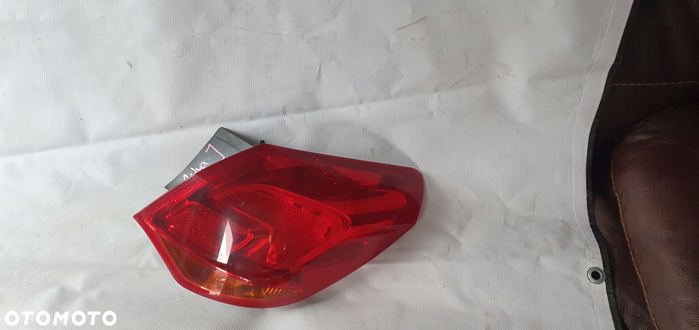 OPEL ASTRA J IV HB LAMPA PRAWY TYŁ ŚLĄSK - 1