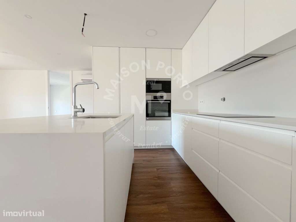 Apartamento T3 com Varanda, Suite e Lugar de Estacionamento em Água... - Grande imagem: 4/30