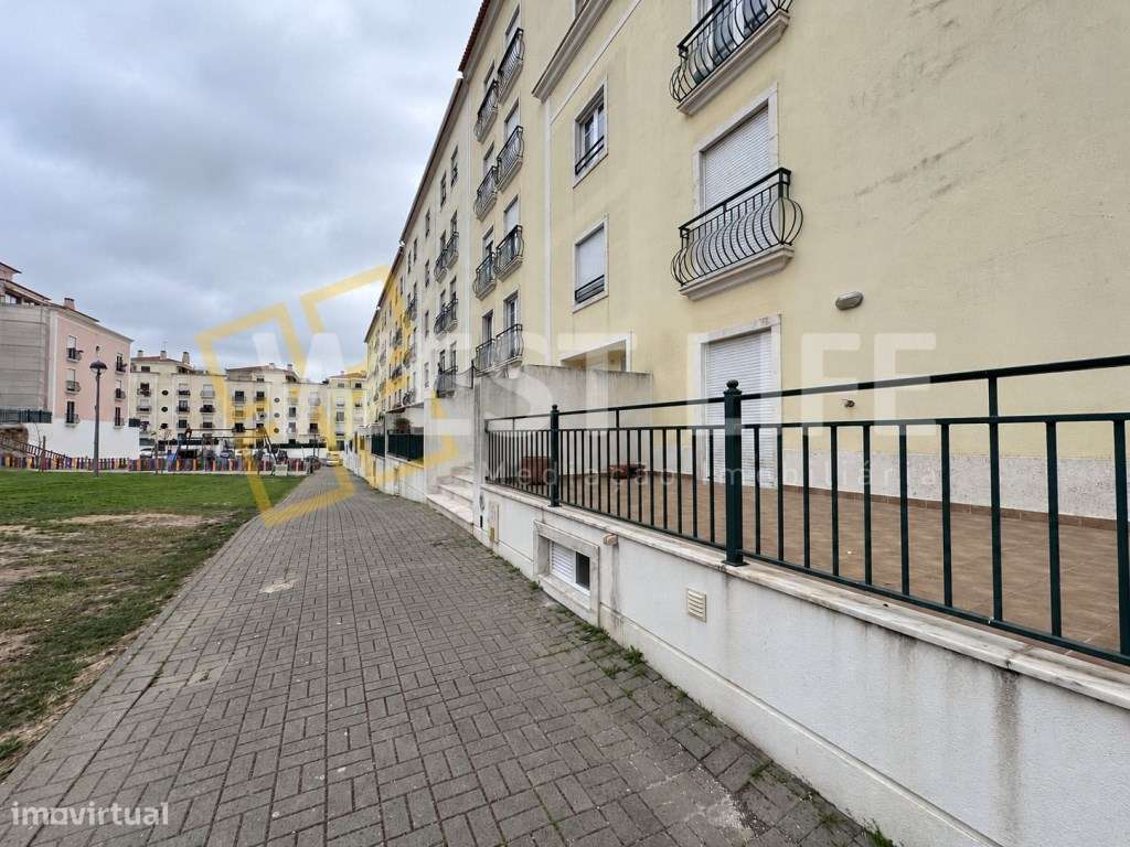 Apartamento T2 com excelente exposição solar junto ao Centro de Maf...-20