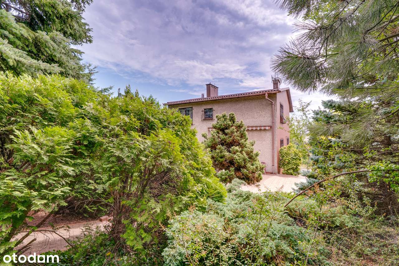 3-poziomowy dom z tarasem, 2 garażami i dużym ogrodem do aranżacji - Pełny obrazek: 4/20