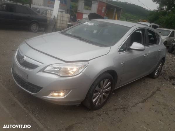 Piese/Dezmembrez Opel Astra J Hatch-back 2.0cdti An 2011 - 4