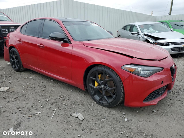 Alfa Romeo Giulia - 5