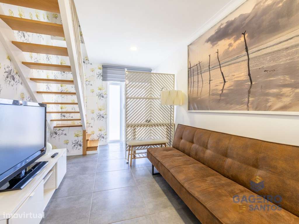 Moradia T2 + Estúdio com acesso independente a 250 metros da Baía - Grande imagem: 4/23