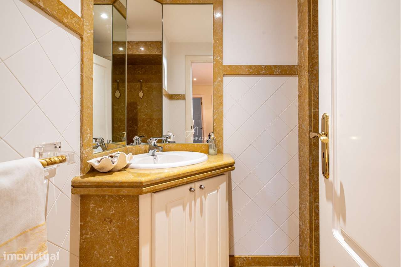 Apartamento de Luxo T3 à Venda no Estoril com Vista Mar-37