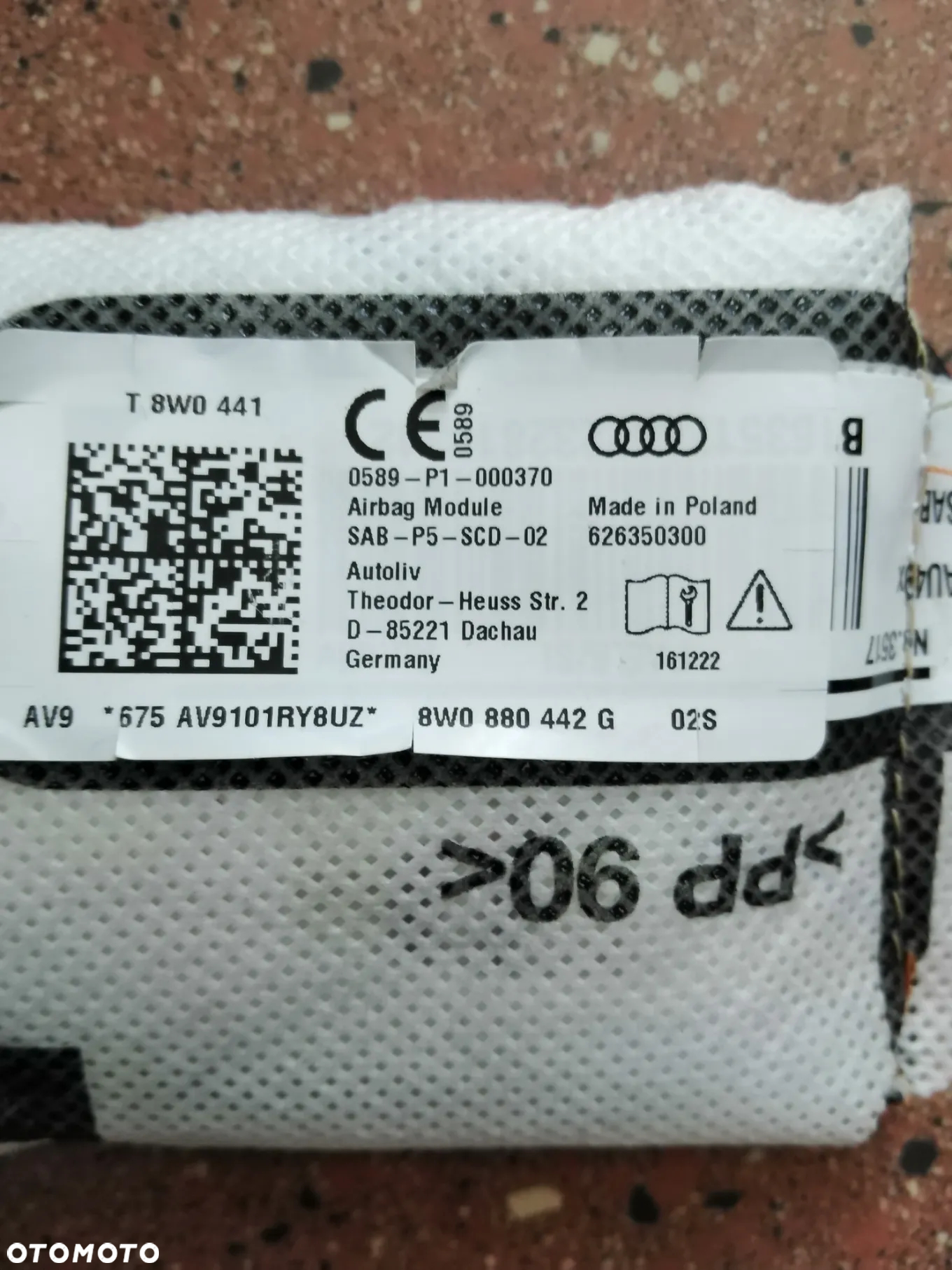 AUDI A4 / A5 8W0 B9  airbag w fotel tylny prawy - 2