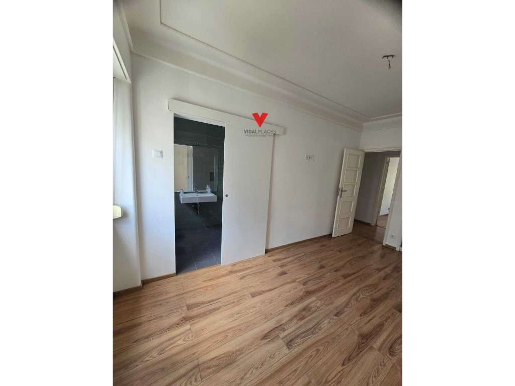 Apartamento T4 na Av Roma - Alvalade-16