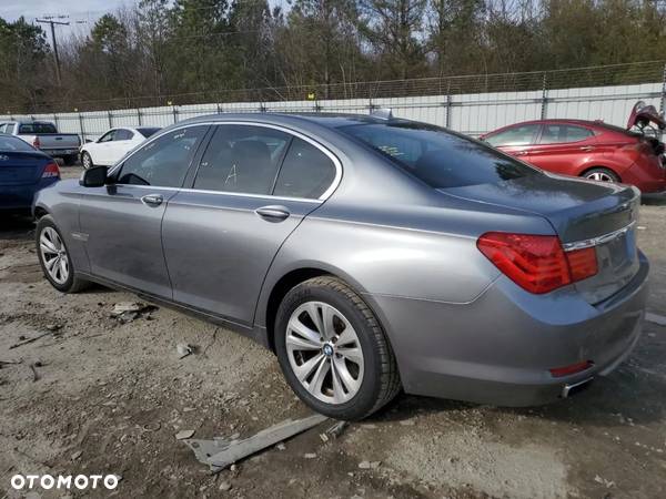 BMW Seria 7 740i - 14